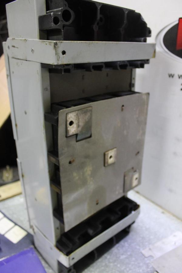 Used SIEMENS VACU-BREAK TWIN DISCONNECT SWITCH V7F3644J 200 AMP 600 VAC 3-POLE