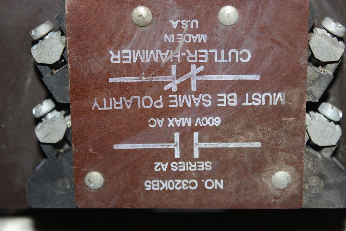 Used CUTLER-HAMMER CONTACTOR C10EN3 NEMA SIZE 3 90 AMP 600 VAC 3-POLE COIL: 120 V