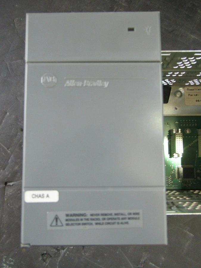 Used ALLEN BRADLEY PLC CHASIS 13 SLOT 1746-A13 W/ SLC500 POWER SUPPLY 1746-P2 REV B