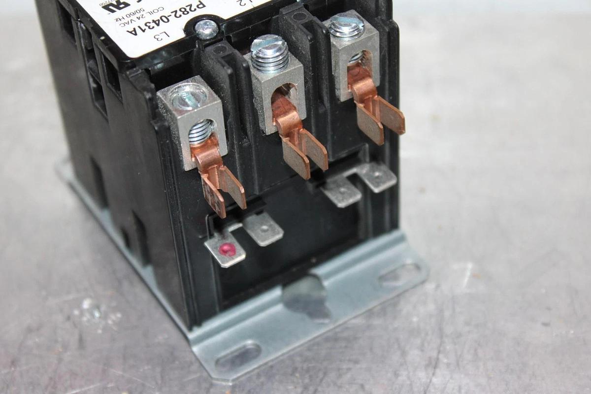 Used TOTALINE CONTACTOR P282-0431A 600 VAC 40 AMP 25 HP 3-POLE COIL: 24 VAC