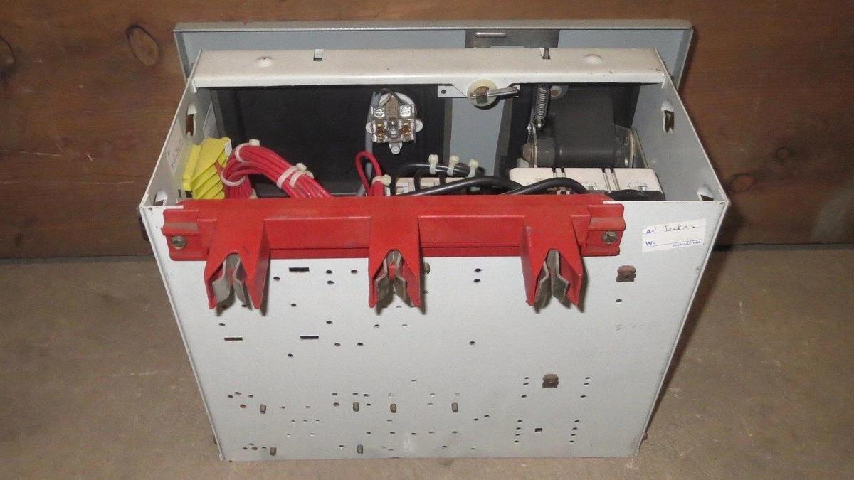 Used WESTINGHOUSE MCC 12" BUCKET WITH 3 AMP HCMP BREAKER & ADV NEMA SIZE 1 STARTER