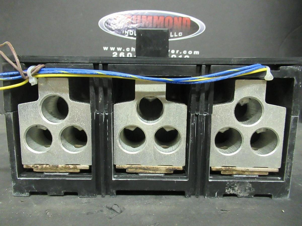 Used 450 AMP SQUARE D BREAKER 519568P15 600 VDC 3 POLE W/ AUXILIARY SWITCH & UVR