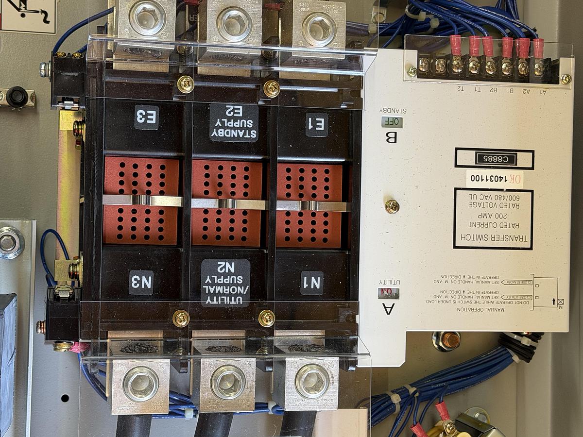 NEW GENERAC automatic transfer switch TTS ILC-200 120/240 VOLT 200 AMP NEMA 3R SERVICE RATED