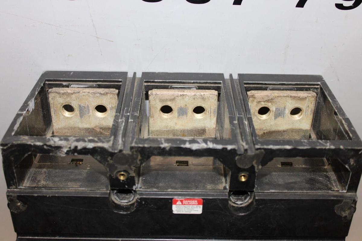 Used SQUARE D CIRCUIT BREAKER MHL368006139 800 AMP 3-POLE 600 VAC W/ SHUNT TRIP