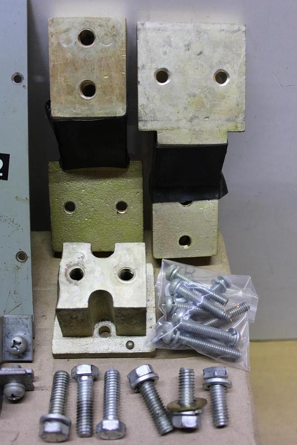 Used CUTLER HAMMER CIRCUIT BREAKER MOUNTING KIT FOR LA BREAKERS **WARRANTY**