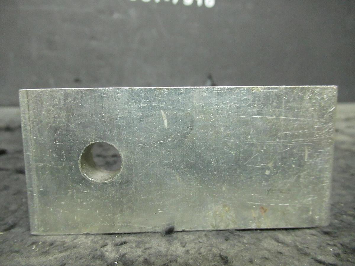 Used (3) QTY BURNDY KA36U 1 (SINGLE) BARREL MECHANICAL CONNECTOR LUG TAP 600 MCM - 2