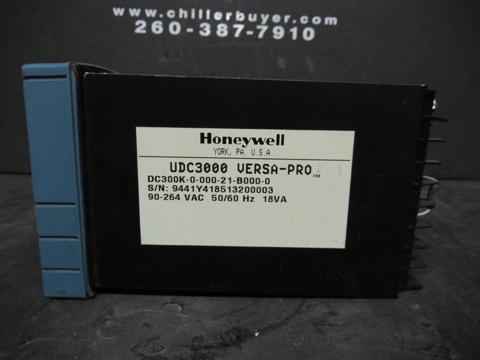 Used HONEYWELL UDC3000 VERSA PRO TEMP CONTROLLER DC300K-0-000-21-B000-0 90-264 VAC