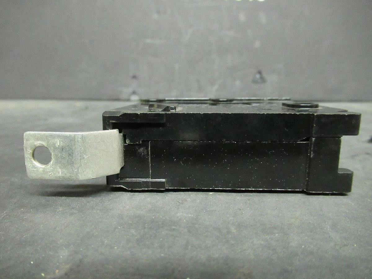 Used 20 AMP SIEMENS B120 1 POLE BREAKER 240 VAC TYPE: BL