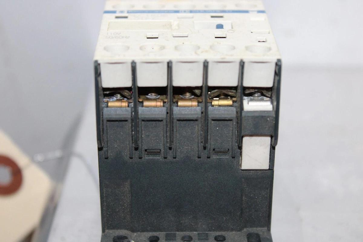 Used TELEMECANIQUE CONTACTOR LC1K0601F7 15 AMP 600 VAC 3 HP COIL: 110V *WARRANTY*