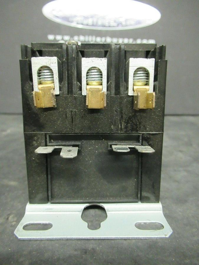 Used PACKARD CONTACTOR C330B 30 AMP 40 AMP/RES 600 VAC 20 HP 3-POLE COIL: 120 VAC