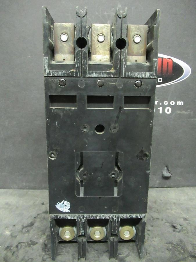 Used GE GENERAL ELECTRIC THFK236225 225 AMP 600V CIRCUIT BREAKER 3 P HI-BREAK W/ LUGS