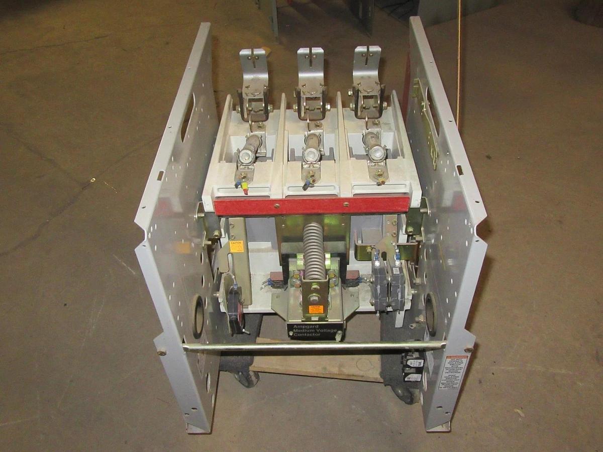 Used CUTLER-HAMMER AMPGARD MEDIUM VOLTAGE CONTACTOR SJS25VW430 2400V 360A COIL: 120V