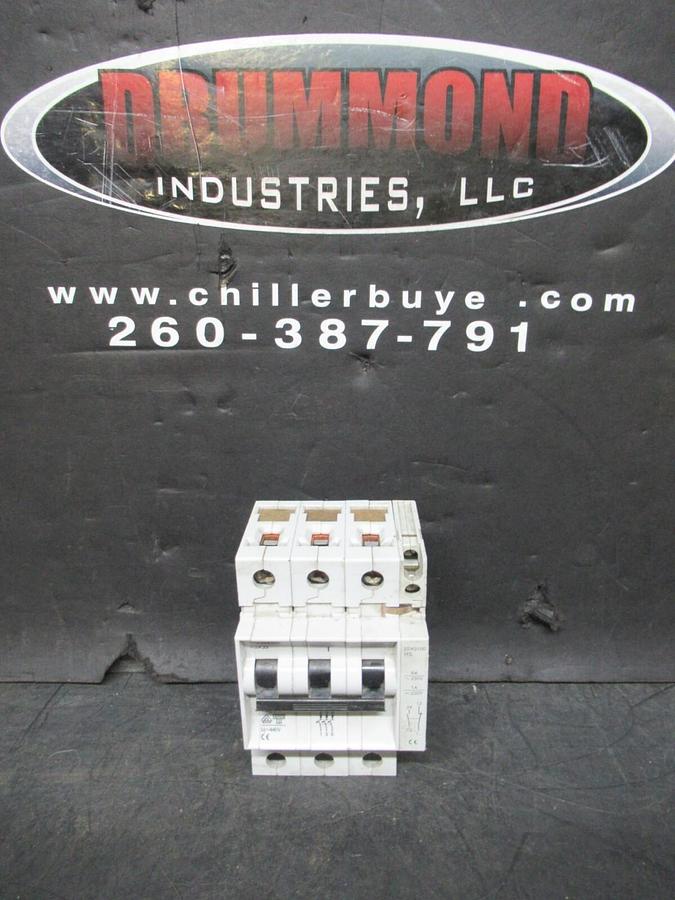 Used SIEMENS CIRCUIT BREAKER 5SX23 C25 25 AMP 480 VAC 3-POLE W/ 5SX9100 AUXILLIARY