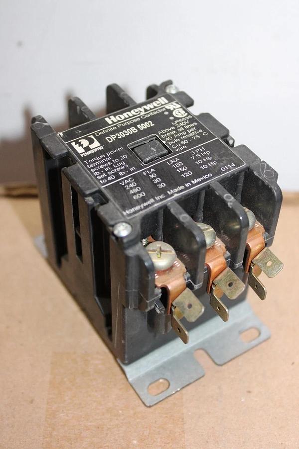 Used HONEYWELL CONTACTOR DP3030B-5002 30 AMP 600 VOLT 10 HP COIL: 120V