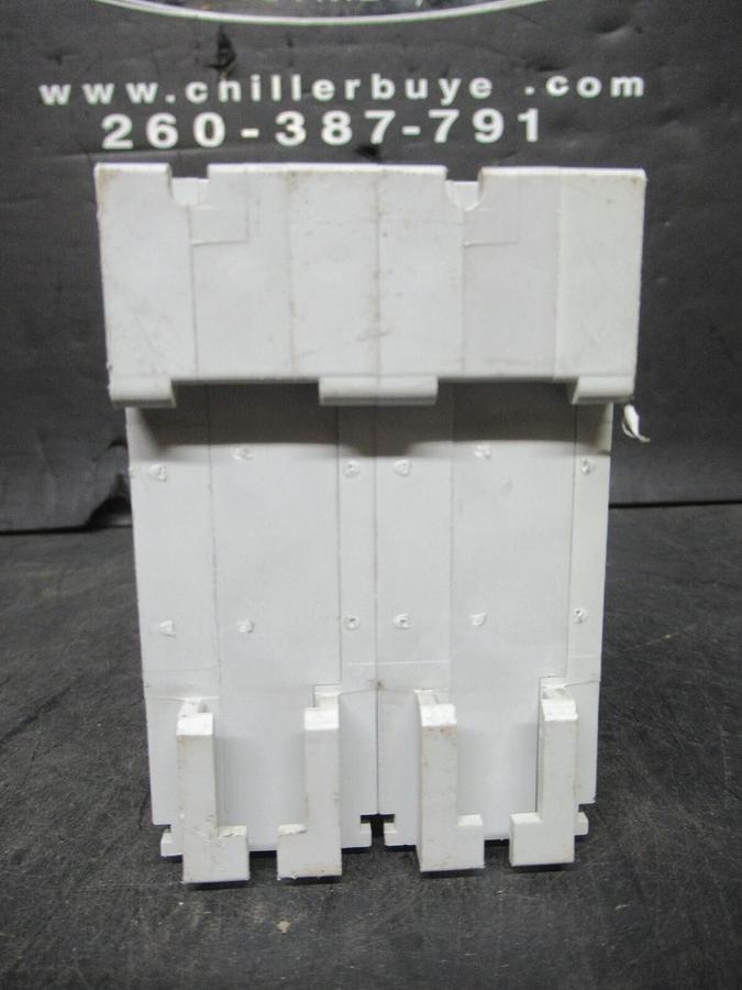 Used MERLIN GERIN THREE POLE BREAKER 27170 MULTI 9 NC100H 32A-TYPE C 480 VAC