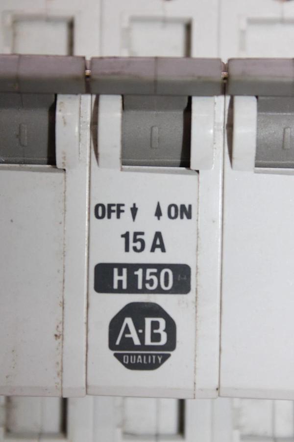 Used ALLEN BRADLEY CIRCUIT BREAKER 1492-CB3 480/277 VAC 10 AMP 3-POLE