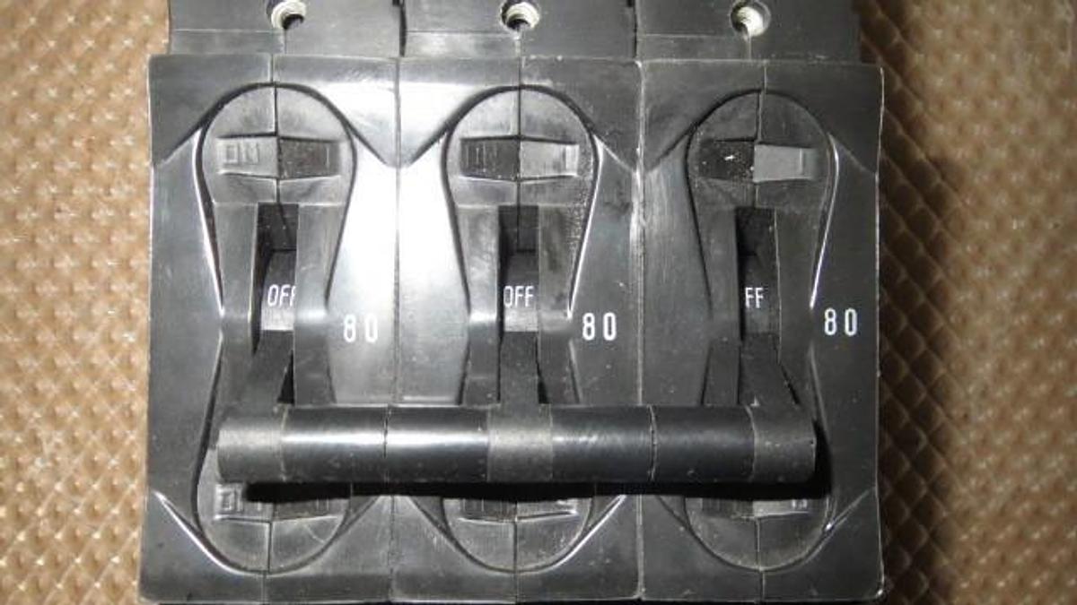 Used 80 AMP BREAKER AIRPAX BREAKER -- F.L. AMPS 80 -- 480 VAC -- 3 POLE