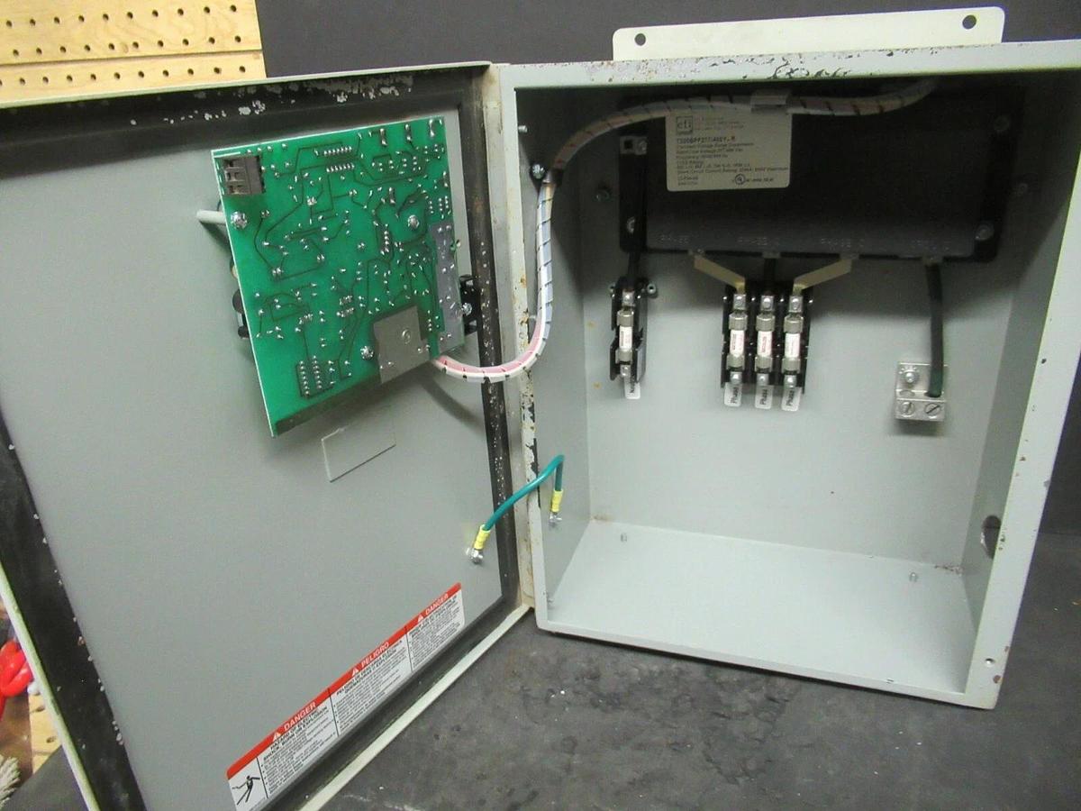 Used TITAN TRANSIENT VOLT SURGE SUPPRESSOR T200BPF / T200BPF277/480Y-R 277/480 VAC