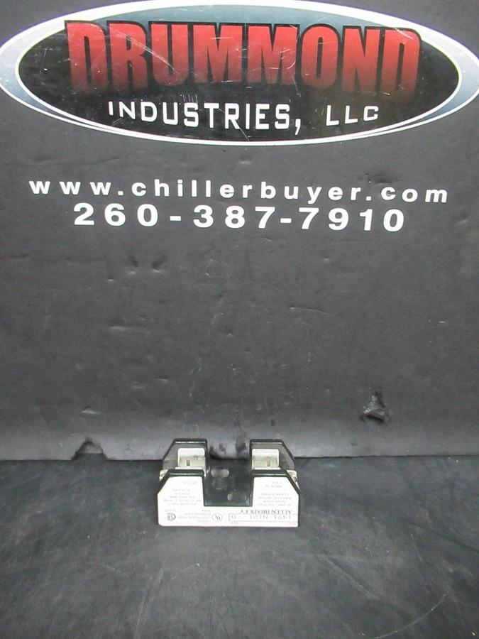 Used ALLEN-BRADLEY SINGLE POLE FUSE BLOCK 1491-N121 SER.  D 250 VOLT 30 AMP CLASS H