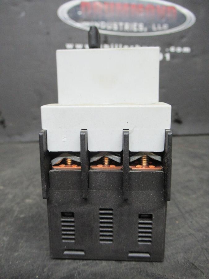 Used SIEMENS MANUAL MOTOR STARTER 3RV1021-1FA10 W/ 3RT1023-1A..0 600 VAC 7.5 HP