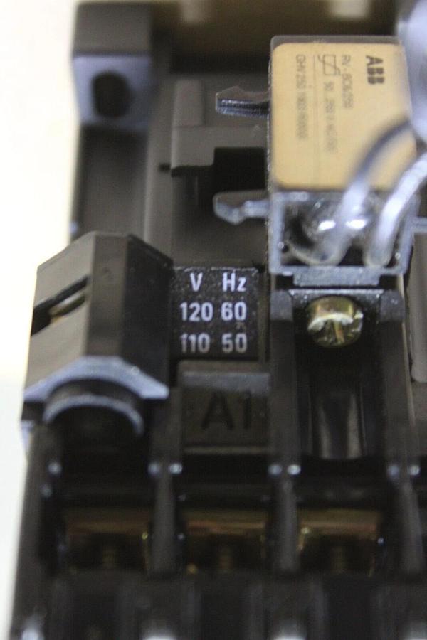 Used ABB CONTACTOR B12-30-10 20-28 AMP 600 VAC 10 HP 5.5 kW 3-POLE 3-PHASE COIL: 120V