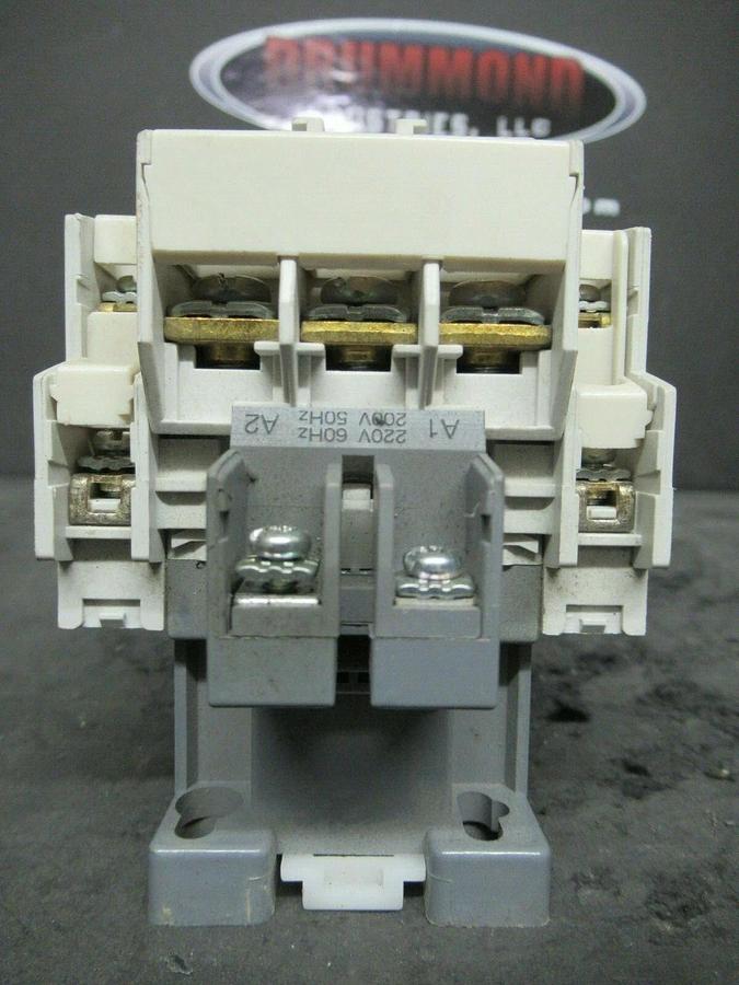 Used LS CONTACTOR GMC-32 600 VAC 45 AMP 20 HP 220 VOLT COIL **WARRANTY**