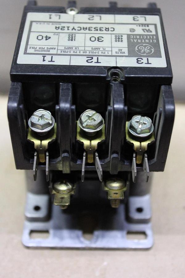 Used GENERAL ELECTRIC CONTACTOR CR353ACY12A 600V 30A 3-POLE 3-PHASE COIL: 120V