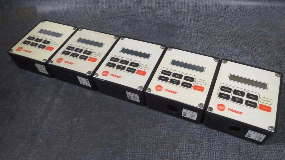 Used (1) TRANE COMM LINK CHILLER DISPLAY INTERFACE 24 VAC X13650483-02 HMI