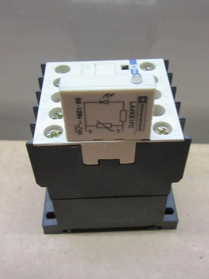 Used LOT OF 4 SQUARE D RELAY LC1K06-01F7 600 VOLT 15 AMP 3-PHASE W/ INDICATOR