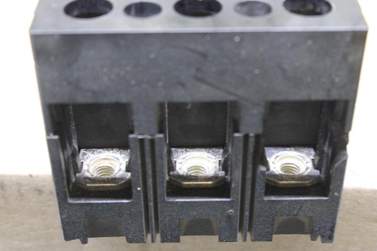Used SQUARE D CIRCUIT BREAKER EH34015 15 AMP 480 VAC 3-POLE