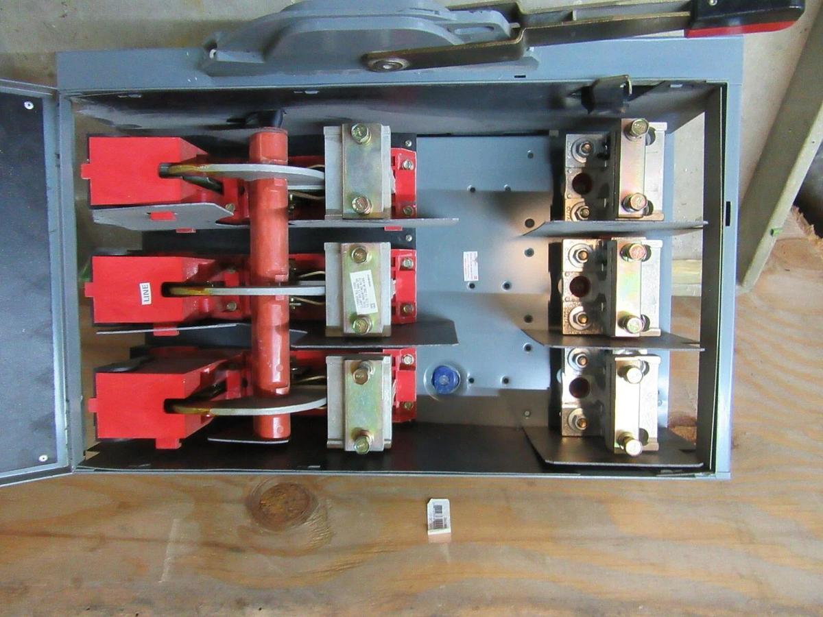 Used SQUARE D QMB BRANCH SAFETY SWITCH QMB-365W 400 AMP 3-POLE 600 VAC 350 HP