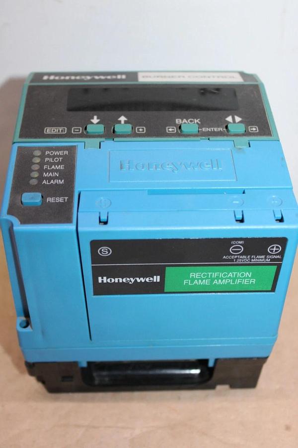 Used HONEYWELL RECTIFICATION FLAME AMPLIFIER RM7890-A-1015 W/ S7800-A-1001 REV. 2018