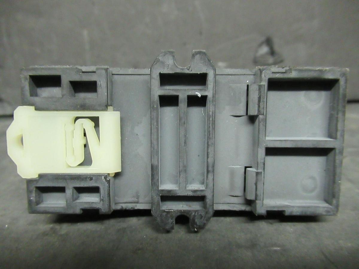 NEW OPEN BOX SQUARE D 8501NR82 SER. C RELAY SOCKET **WARRANTY INCLUDED**