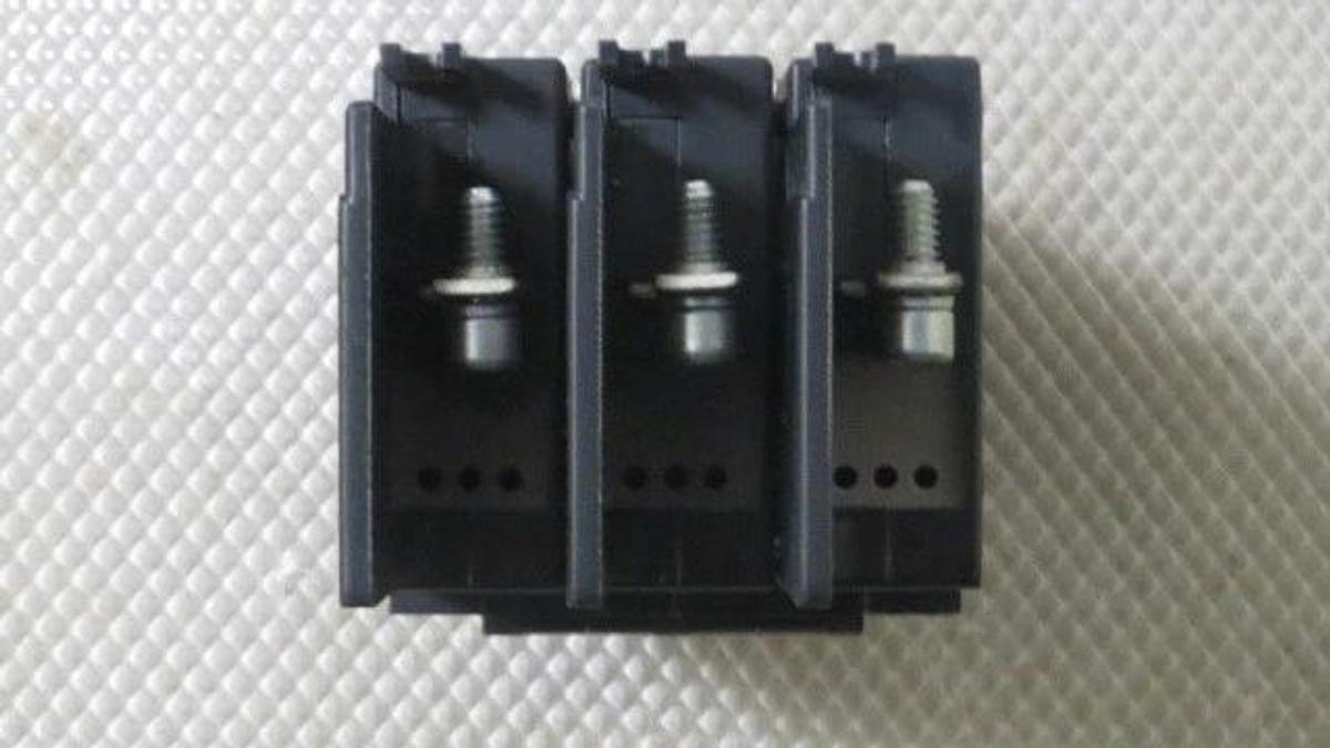 Used AIRPAX BREAKER F.L. AMPS 88 --- 3 POLE --- 240 VAC WITH TOP BOLTS