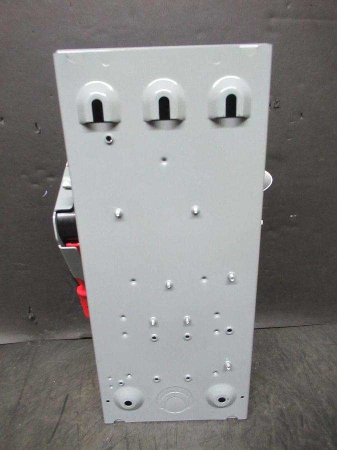 NEW IN BOX SQUARE D SAFETY SWITCH H321N 30 AMP 240 VAC 7.5 HP 3-PHASE 3-POLE