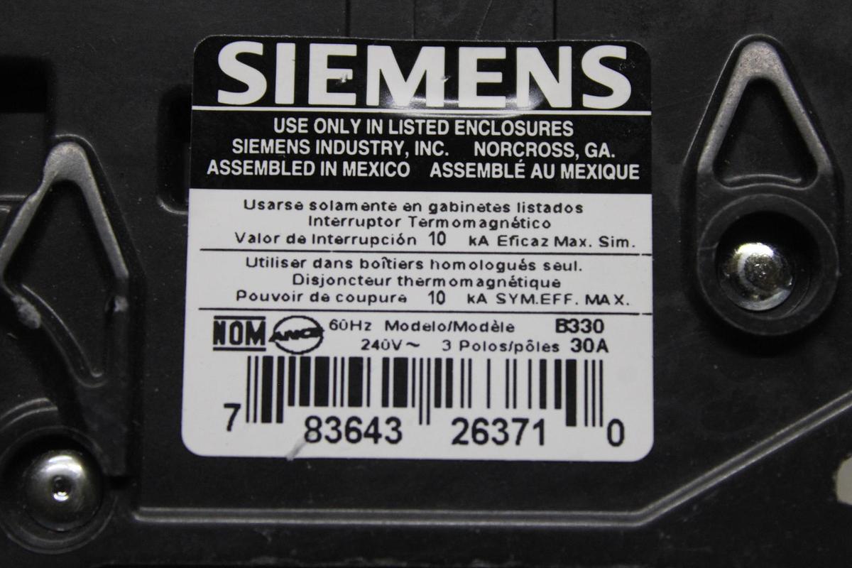 LOT OF 2 NEW SURPLUS SIEMENS BREAKER B220 20 AMP 120/240V 2-POLE