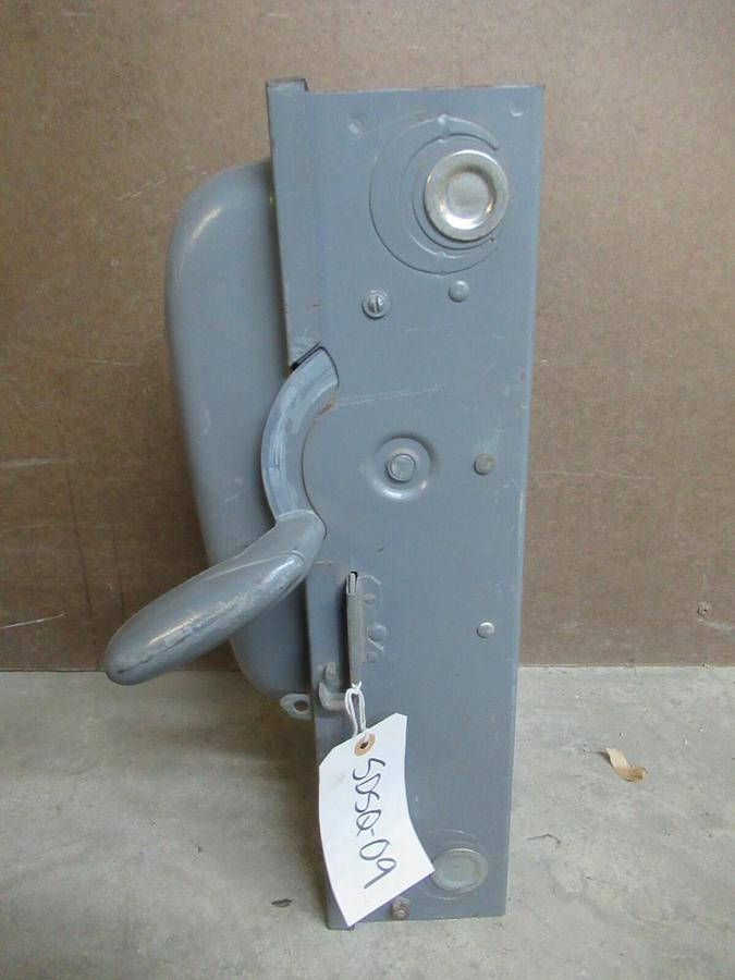 Used SQUARE D SAFETY SWITCH TYPE 1 ENCLOSURE 100 AMP 60 HP 600 VAC 3-POLE