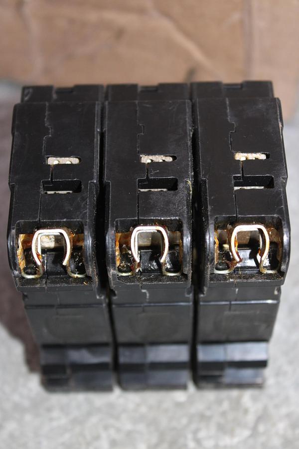 Used SQUARE D CIRCUIT BREAKER EH34020HID 20 AMP 480 VAC 3-POLE