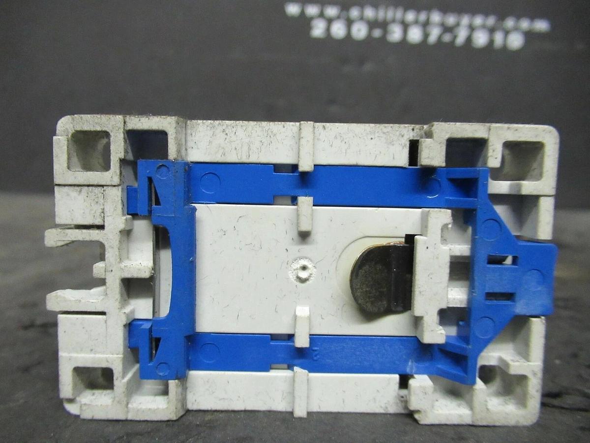 Used CUTLER HAMMER CONTACTOR CE15BNS3 5 HP @ 10 AMPS / 460 VAC 110 V COIL DIN RAIL