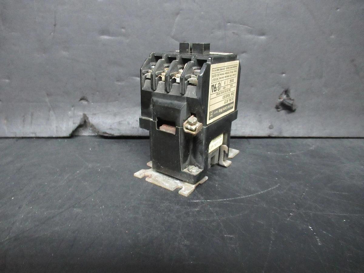 Used CUTLER-HAMMER INDUSTRIAL CONTROL RELAY BF22F 600 VOLT 10 AMP COIL: 120 V