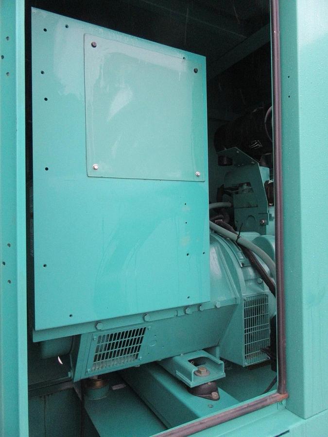 Used 40 KW DIESEL GENERATOR CUMMINS 120/240V B3.9-G2 RECONNECTABLE VIDEO ENCLOSED