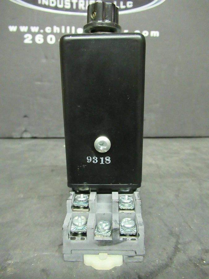 Used AIROTRONICS TIME DELAY RELAY TDU1060A5A 120 VAC DELAY: 0.2-60 SECONDS