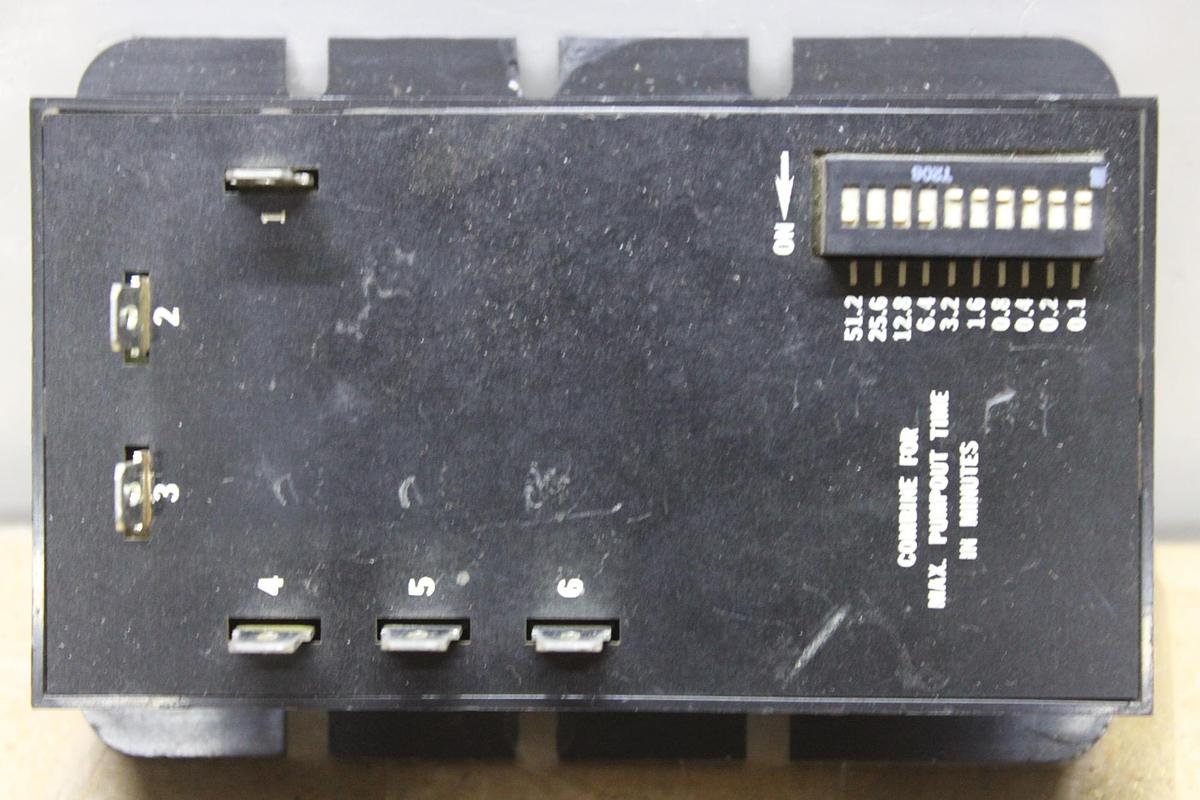 Used LOT OF 2 IDEC SOLID STATE RELAY RSSDN-10A 10 AMP 48-660 VAC 4-32 VDC