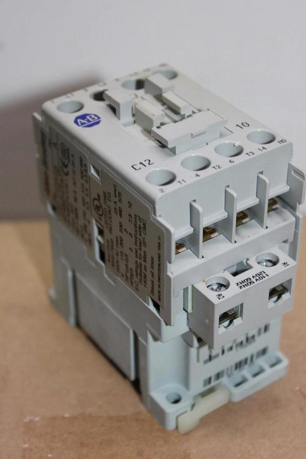 Used ALLEN BRADLEY CONTACTOR 100-C12*10 600 VAC 25 AMP 10 HP COIL: 120 VAC