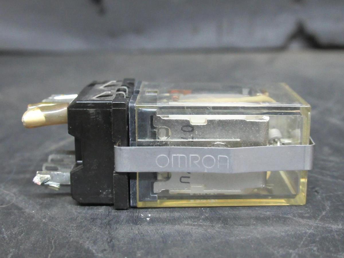 Used LOT OF 2 OMRON RELAYS MY2 200/220 240 VAC / 28 VDC 5 AMP **WARRANTY**