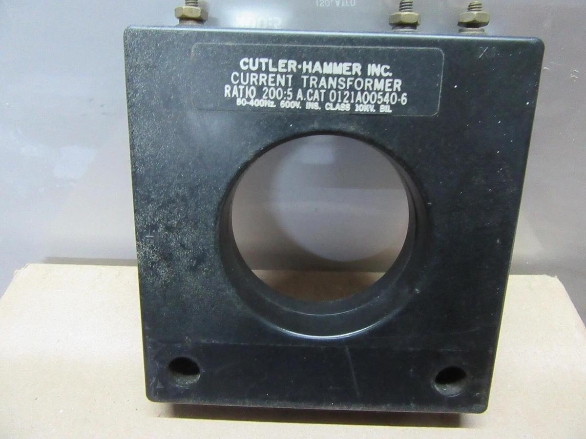 Used VUTLER HAMMER CURRENT TRANSFORMER 0121A00540-6 200:5A 50-400 HZ