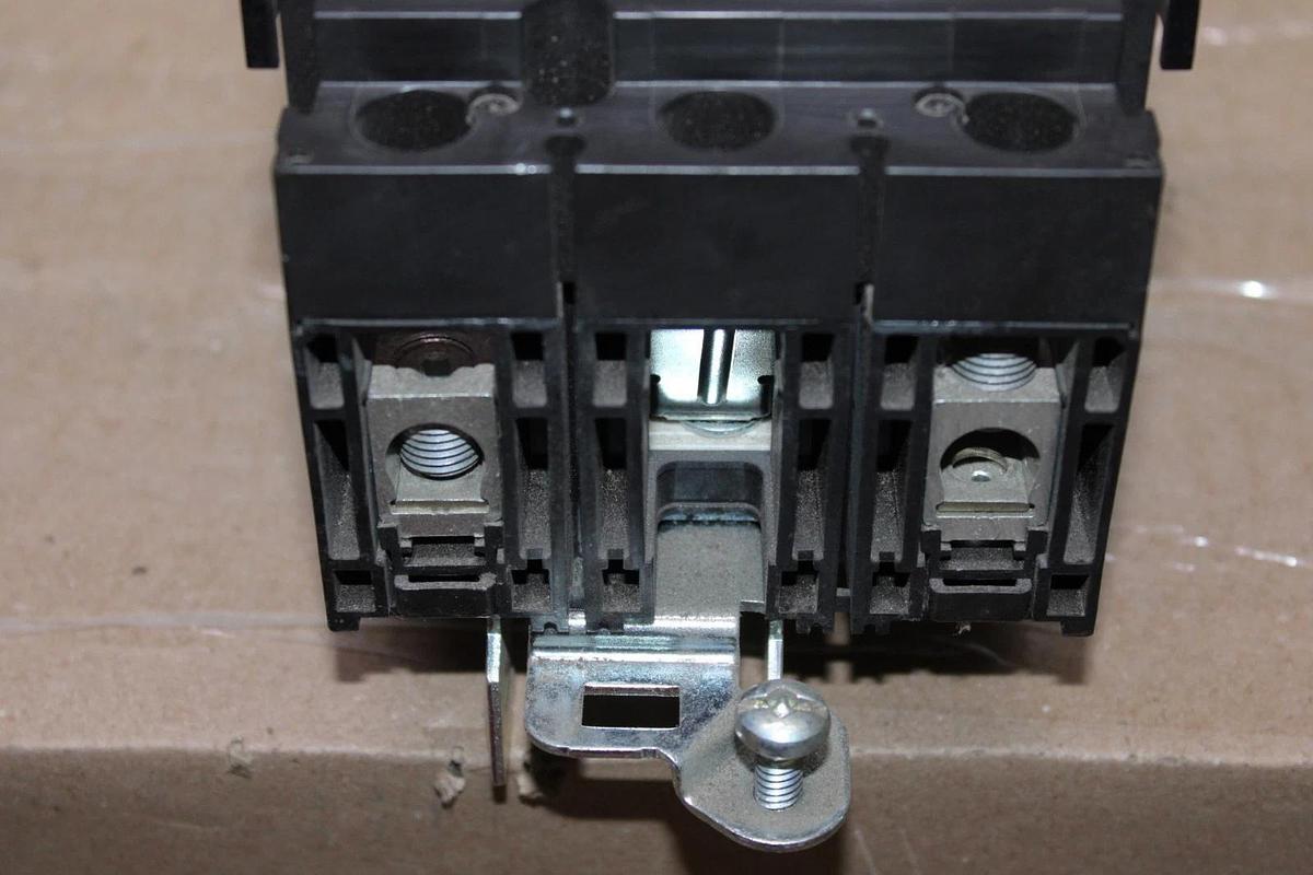 Used SQUARE D POWERPACT I-LINE CIRCUIT BREAKER HJA260601 60 AMP 600 VAC 2-POLE