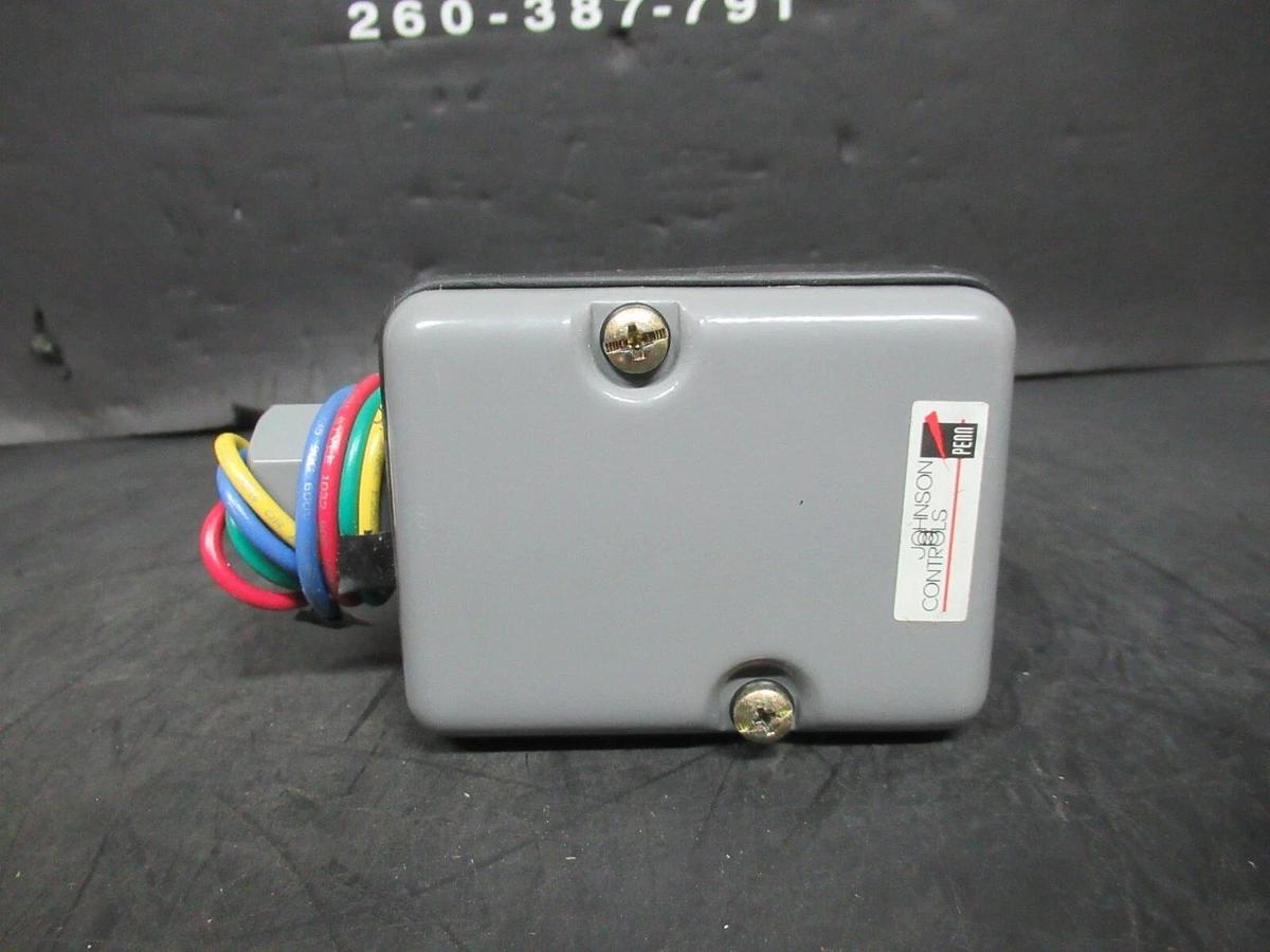 NEW SURPLUS JOHNSON CONTROLS LOW VOLTAGE FLOW SWITCH F61MG-1C 120 VOLT 1 AMP