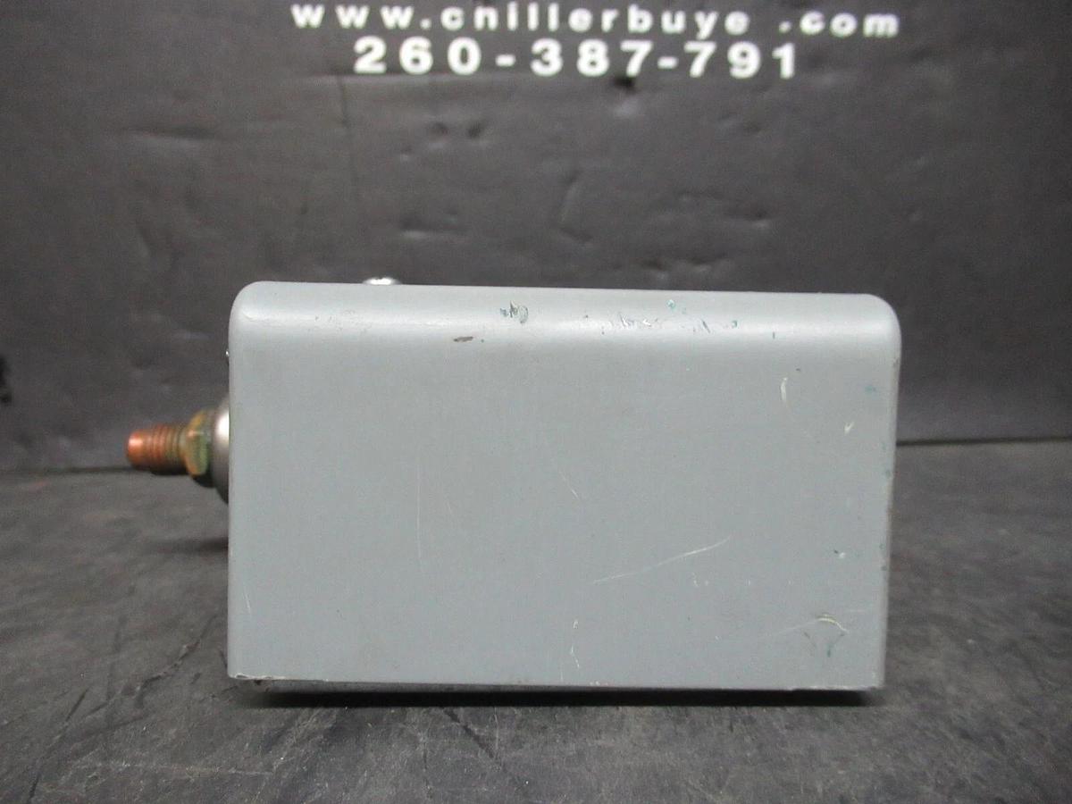 Used JOHNSON CONTROLS PRESSURE CONTROL P70JA-49 600 VAC 16 AMP 50/500 PSIG