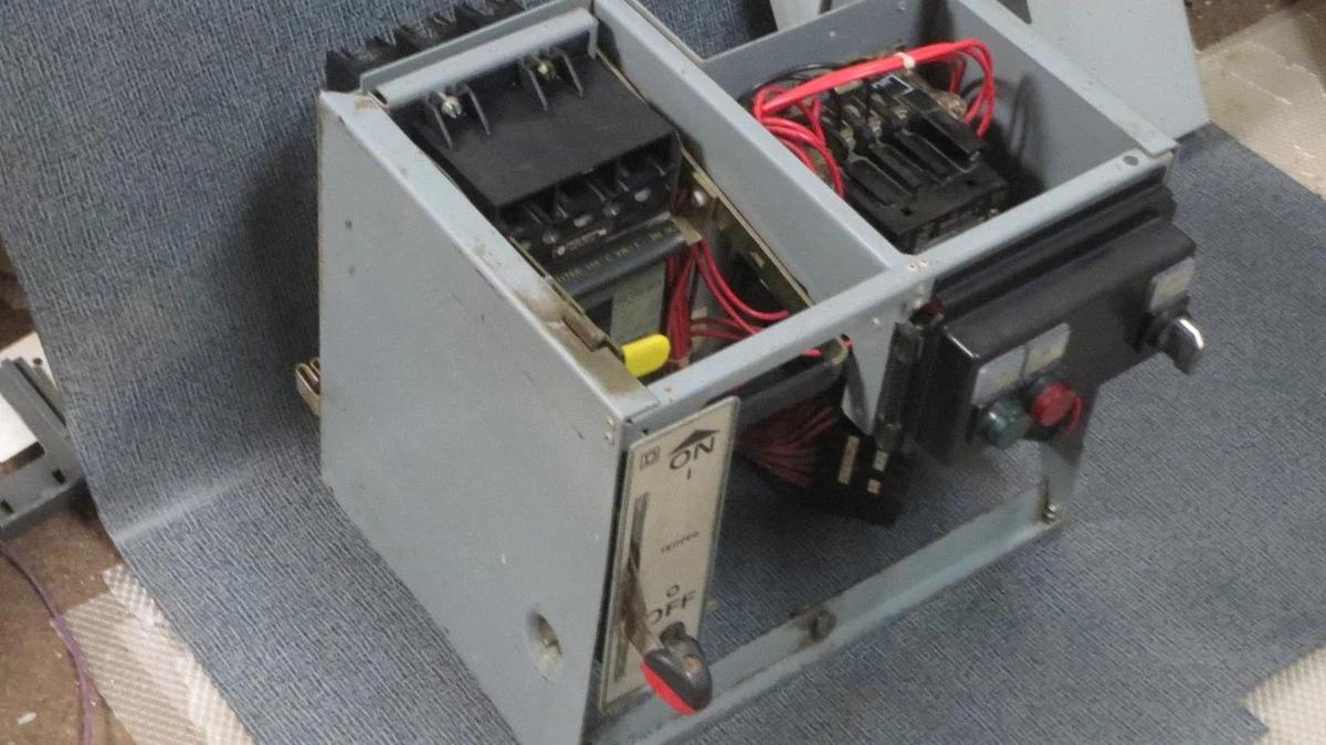 Used SQUARE D 12" MCC BUCKET 480 VAC 15 AMP FAP BREAKER WITH NEMA SIZE 1 STARTER